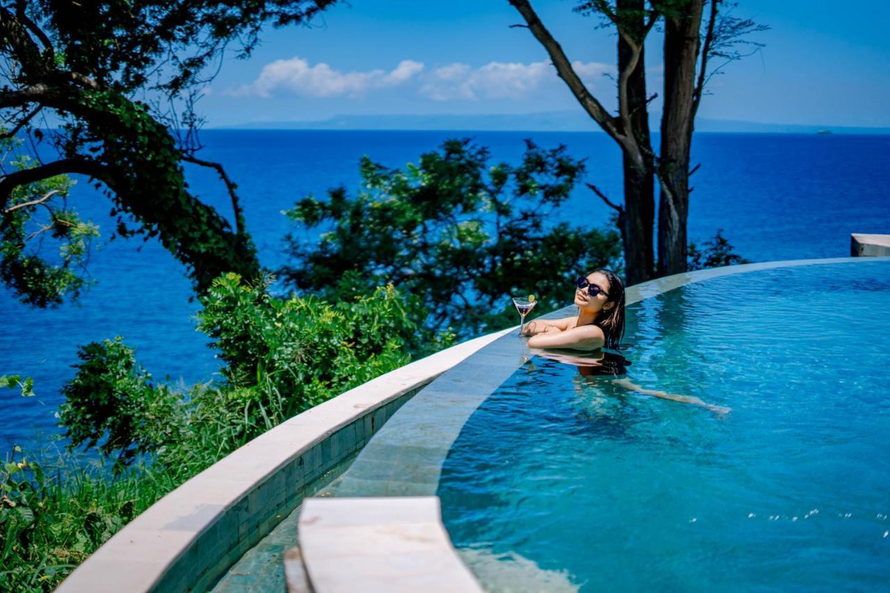 Bali Cliff Glamping Hotel Seraya Exterior photo