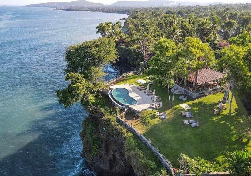 Bali Cliff Glamping Hotel Seraya Exterior photo