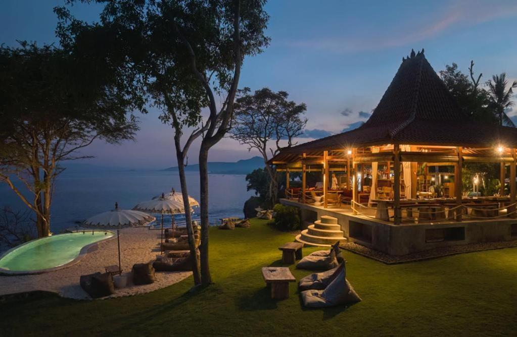 Bali Cliff Glamping Hotel Seraya Exterior photo