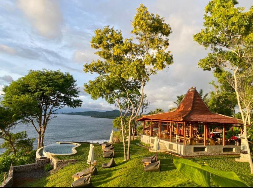Bali Cliff Glamping Hotel Seraya Exterior photo