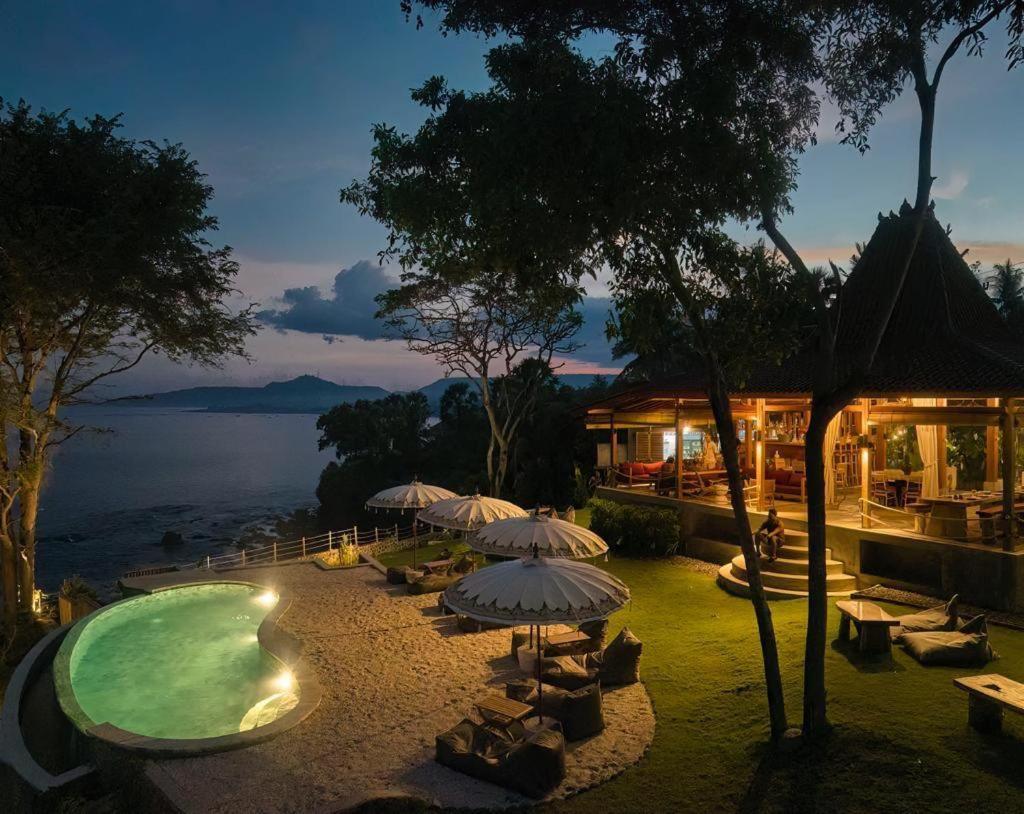 Bali Cliff Glamping Hotel Seraya Exterior photo