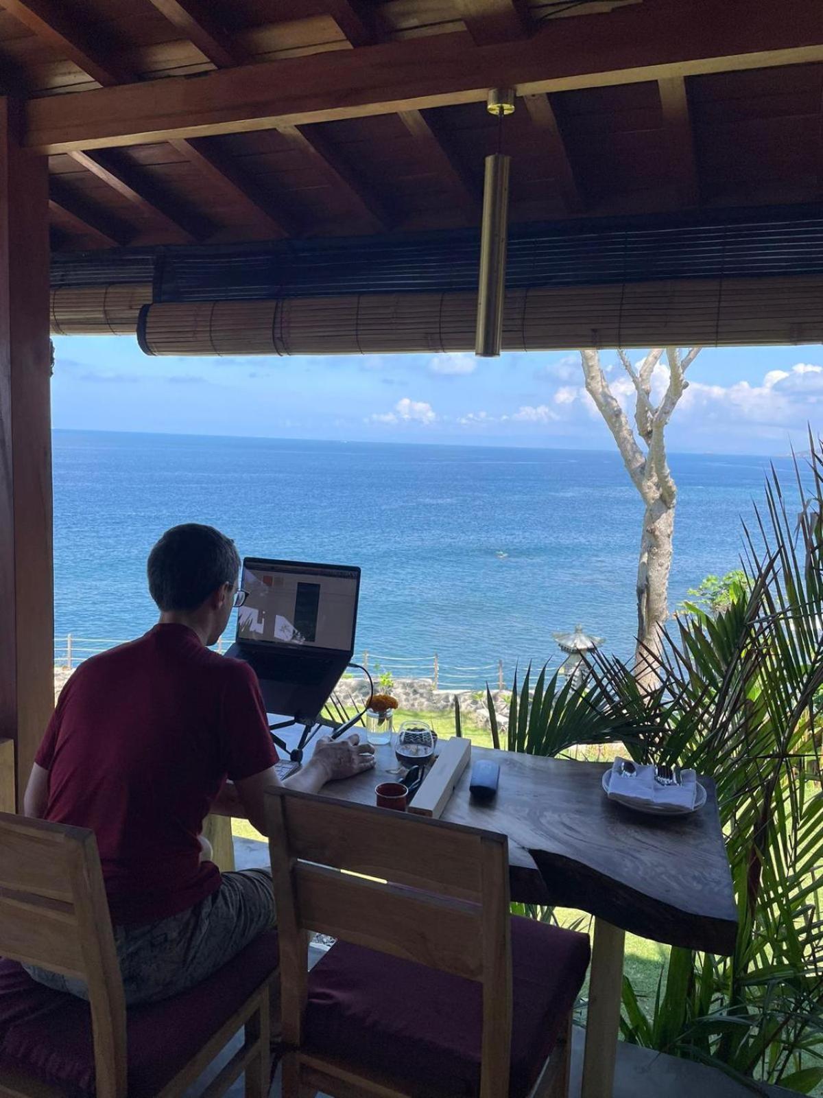 Bali Cliff Glamping Hotel Seraya Exterior photo